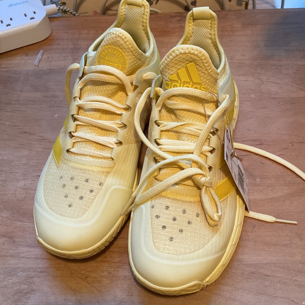 Yellow Adizero Ubersonic 4 Size us women’s 6. NWT